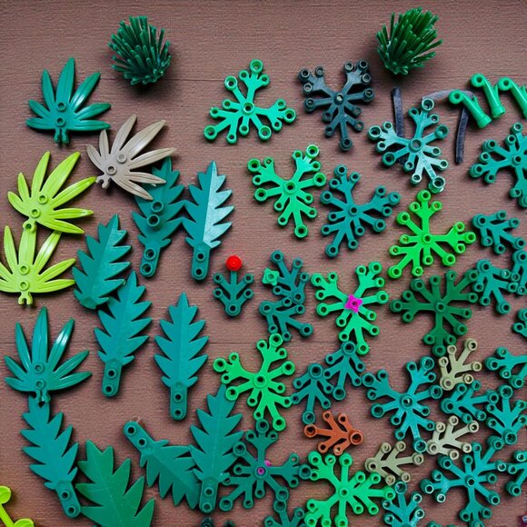 LEGO Foliage & Flowers Bulk Lot Leaves Plants Greens Blossoms Landscaping Parts - Picture 3 of 5